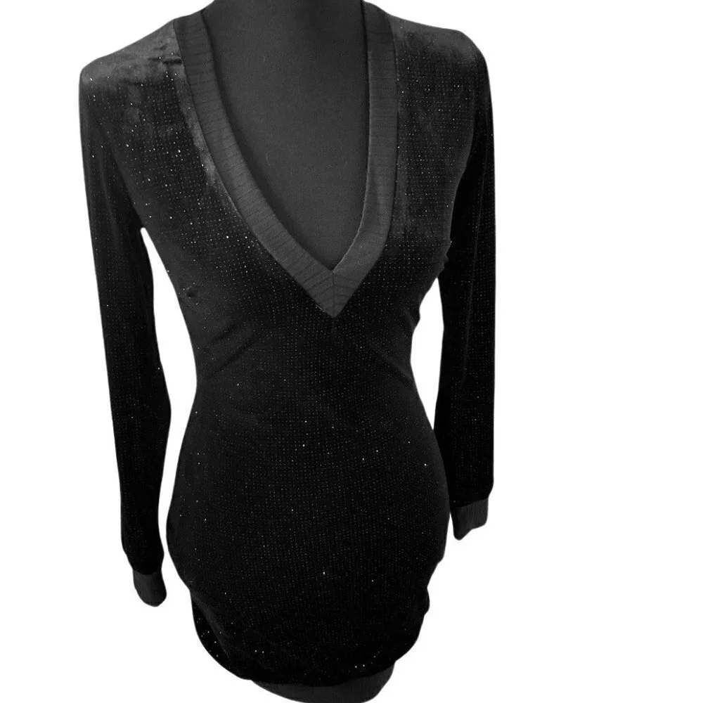 Cosmopolitan dress population
